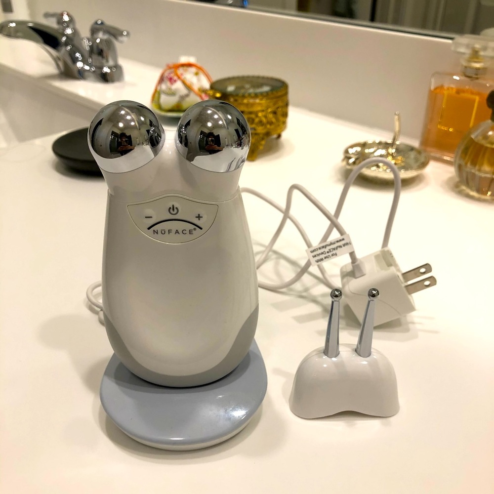 NuFACE Trinity + Eye and Lip Enhancer Attachment